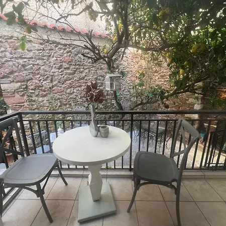 Lamda Vintage Aparthotel