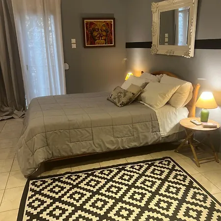 Lamda Vintage Aparthotel